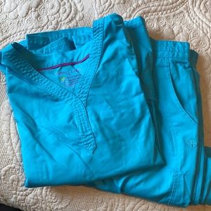 Healing Hands purple Label Scrub Set